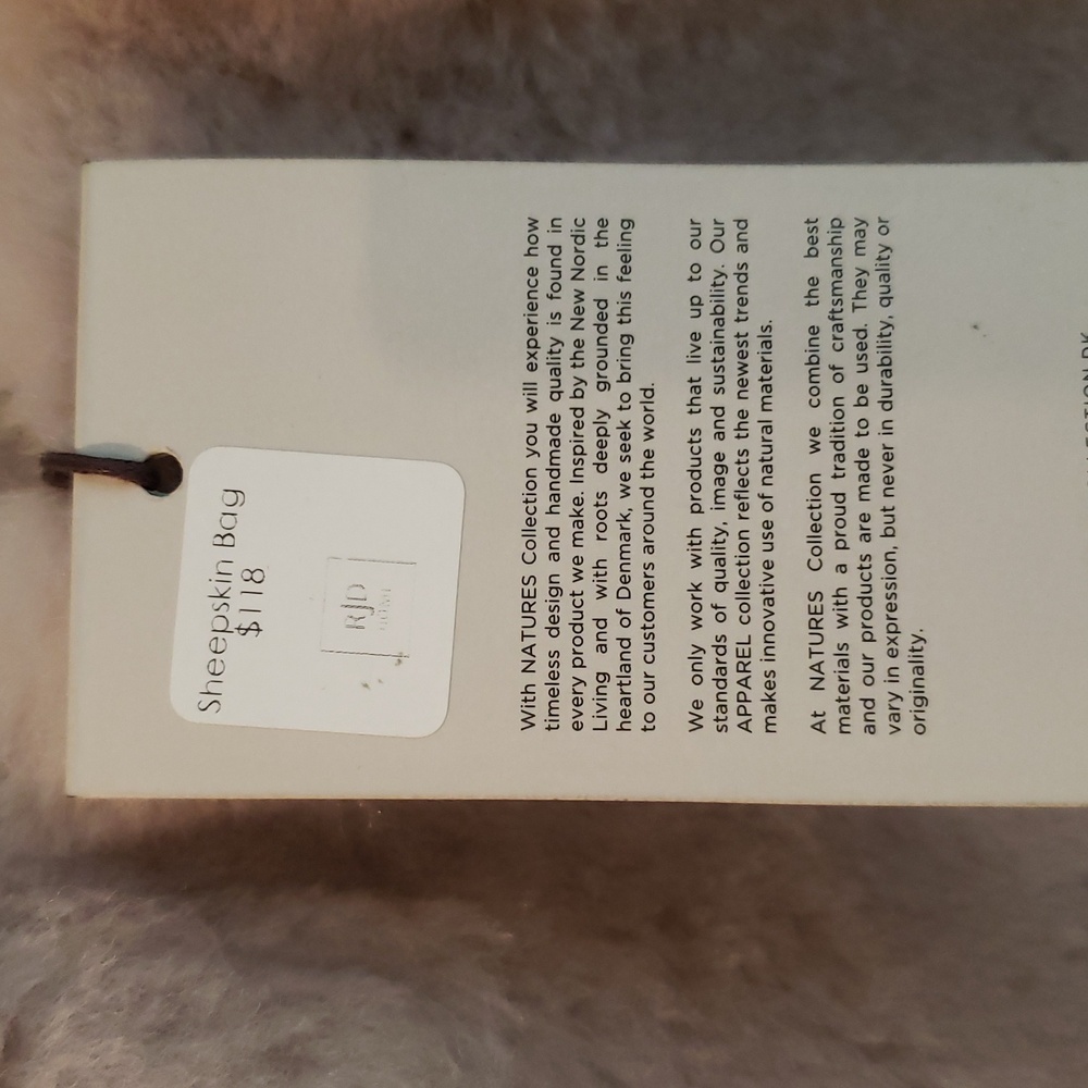 Large NWT Sheepskin Tote - Picture 3 of 4